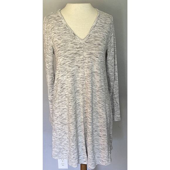 Abercrombie & Fitch Dresses & Skirts - Abercrombie & Fitch Dress Sz MED Long Sleeve V Neck Swing Soft Stretch Jersey